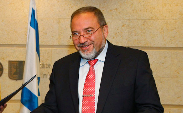  Глава израильского МИД Либерман не будет уходить в отставку после обвинений в мошенничестве