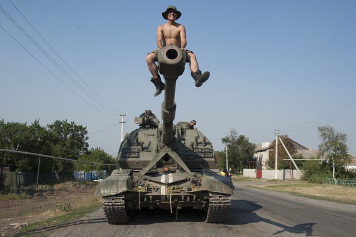 Украинский солдат на линии фронта на востоке страны