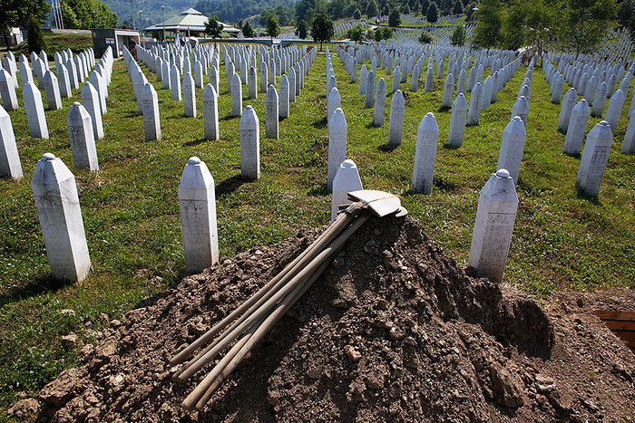 Мемориальное кладбище жертв геноцида в Сребренице
