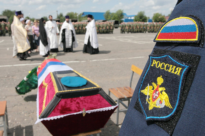 Церемония прощания с десантниками, погибшими при обрушении казармы в Омске