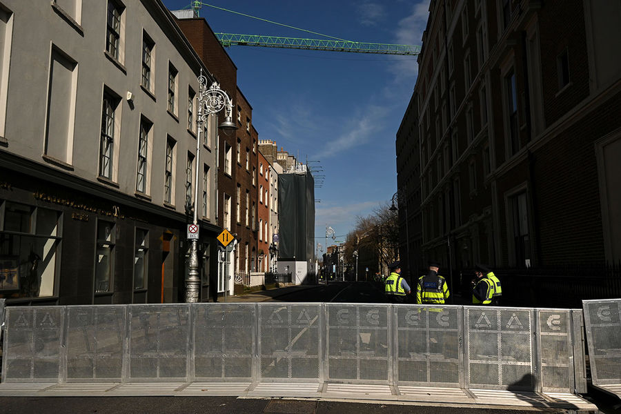 Полиция и перекрытые улицы Дублина в&nbsp;День Святого Патрика, 17 марта 2021 года