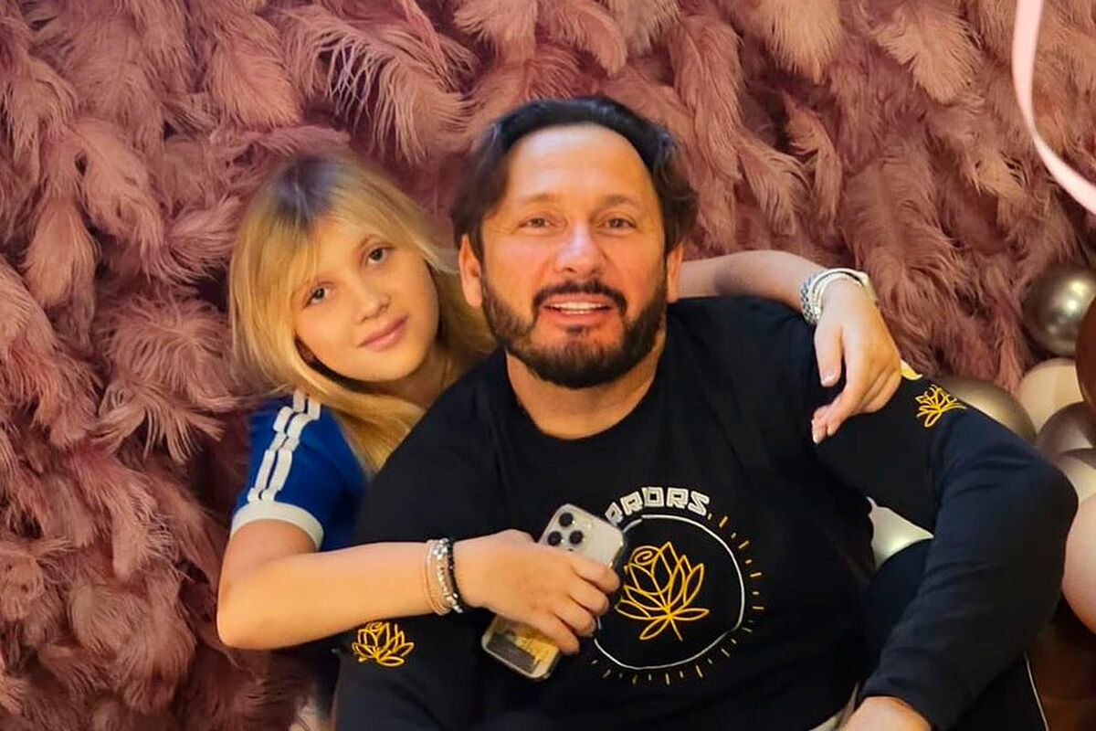🌟Стас Михайлов: фото с дочками - и жена в пижаме за тысяч рублей