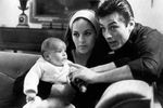 Ален Делон с женой Натали и сыном Энтони, 1964 год

