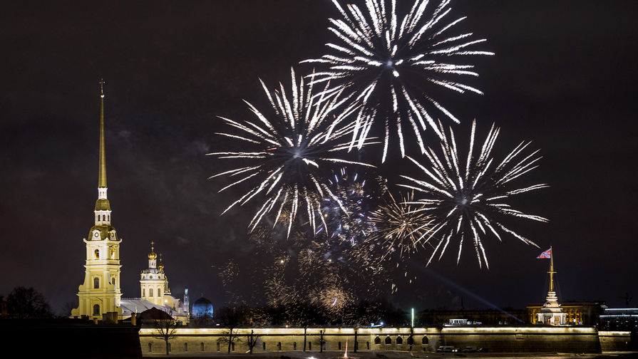 Власти Петербурга отменили празднование Нового года ради оснащения мобилизованных