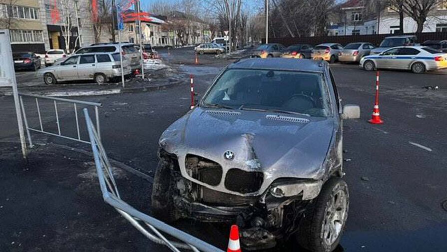 В Тюмени пьяный водитель BMW разбил девять припаркованных автомобилей