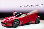 Концепт-кар Mazda Iconic SP на автомобильной выставке в Токио