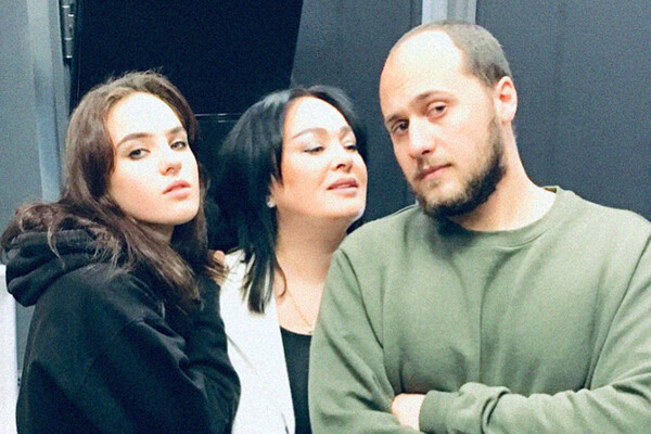 Бетіндегі спермы бар ретро порно