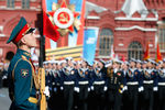 Военнослужащие на военном параде на Красной площади, посвященном 69-й годовщине Победы в Великой Отечественной войне