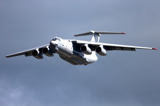 Самолет Ил-76.