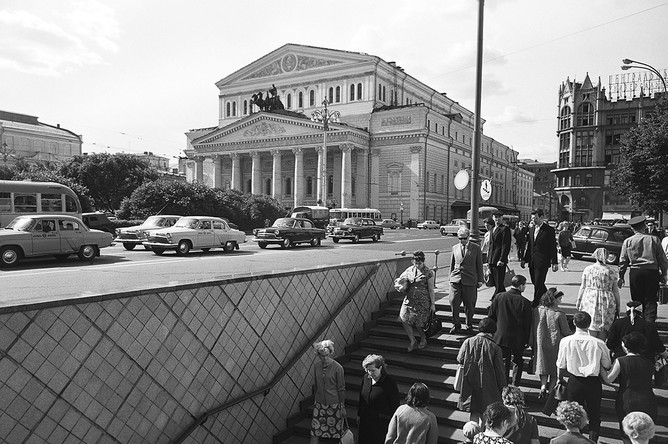 Вид на Большой театр 1967 год и 2017 год