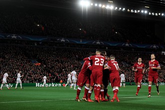 Игроки ФК «Ливерпуль» в матче группового этапа Лиги Чемпионов между ФК «Ливерпуль» (Ливерпуль, Англия) и ФК «Спартак» (Москва, Россия). Алексей Филиппов / РИА Новости