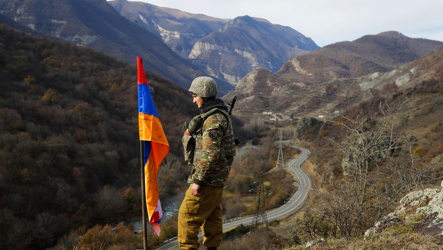 Армения заявила об обстреле своего аэропорта со стороны ВС Азербайджана