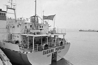 Азербайджанская ССР. 18 июня 1981 г. Танкер «Павлик Морозов» перед отправкой в Красноводск