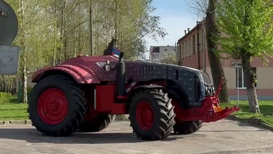 Первый трактор-беспилотник в Белоруссии попал на видео