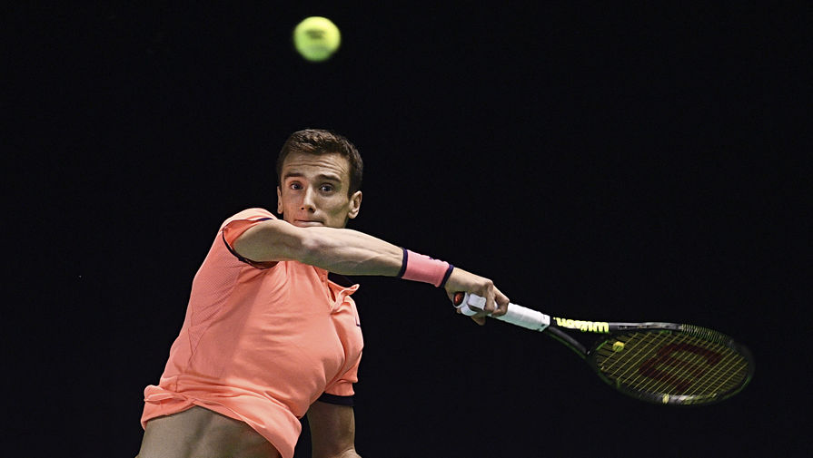 Российский теннисист Андрей Кузнецов, занимающий 85 позицию в рейтинге ATP, играет против первой ракетки мира британца Энди Маррея