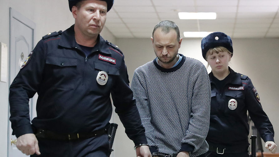 Иван Казанцев, подозреваемый в убийстве своего сына, во время избрания меры пресечения в Ленинском районном суде, 2 декабря 2019 года