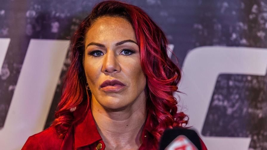 Сайборг победила Смит и защитила титул чемпионки Bellator