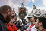 Посетители во время празднования Масленицы в Центре русской культуры «Кремль в Измайлово»
