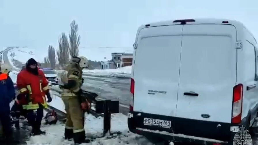 Автобус с болельщиками Локо-Кубань 16 часов стоит в пробке на трассе М4 Дон.