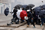 Столкновения протестующих с полицией во время беспорядков в Нанте, Франция, 6 апреля 2023 года