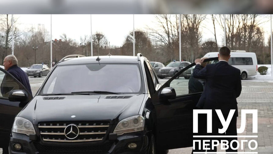 Путин проехал за рулем автомобиля с Лукашенко