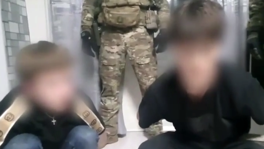 В Омске двух подростков осудили за поджог военного вертолета