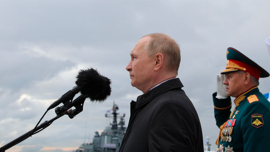 Путин и Шойгу с улыбкой выслушали доклад об учениях Восток-2022
