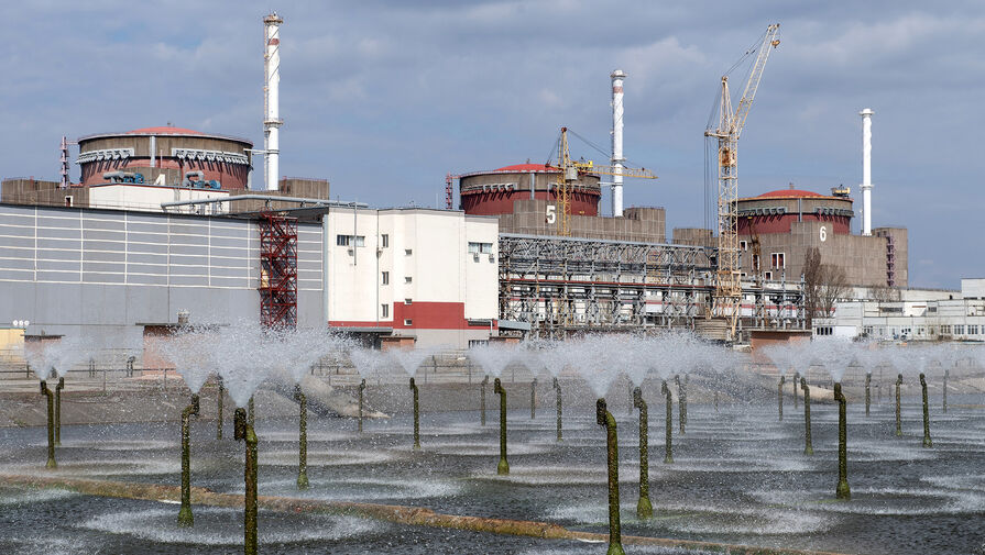 Эксперты МАГАТЭ заявили, что слышали громкие взрывы рядом с Запорожской АЭС