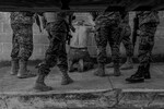 <b>Карлос Баррера. «Жизнь и смерть в стране без конституционных прав»</b>
<br><br>
Сальвадор, Санта-Текла. Мужчина взят под стражу полицией в день объявления чрезвычайного положения для обуздания высокого уровня преступности. В Сальвадоре ограничены гражданские права, тюрьмы переполнены.
