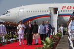 Президент РФ Владимир Путин во время встречи на летном поле индийского аэропорта Даболим в штате Гоа