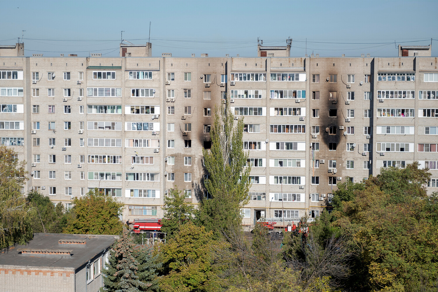 Власти сообщили об угрозе обрушения балконов в доме в Ейске после ЧП с  самолетом - Газета.Ru | Новости