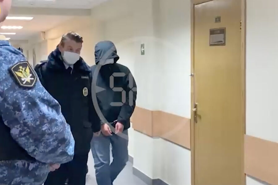 Забили сына. Суд арест. Арест женщины. Задержание следователя в Москве. Под стражу из зала суда.