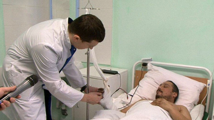 Ярославские врачи пришили руку дровосеку 