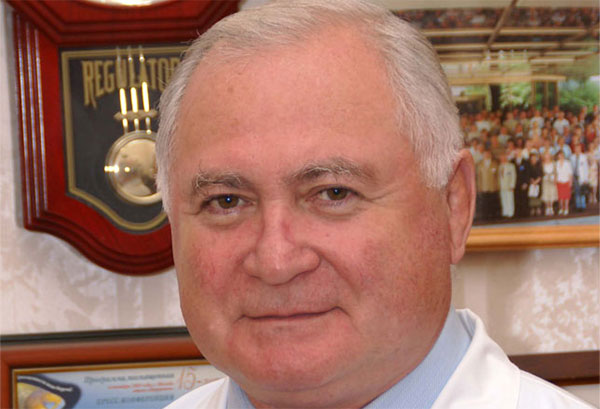 Академик РАМН, Почетный президент Российского кардиологического общества, профессор-кардиолог Рафаэль Оганов