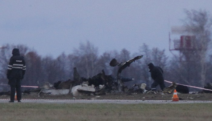 Обломки пассажирского самолета Boeing 737&nbsp;в&nbsp;аэропорту Казани