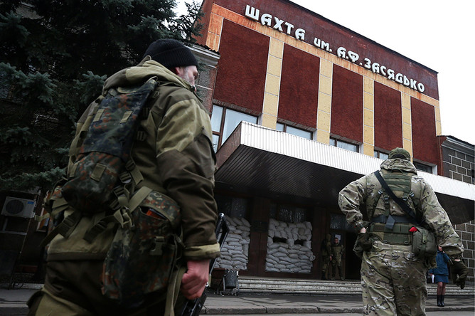 Военнослужащие ДНР на территории шахты им. Засядько