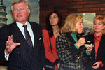 Первая леди США Хиллари Клинтон и супруга вице-президента Альберта Гора Типпер Гор на мероприятии в Бостоне