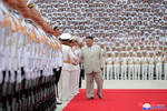 Северокорейский лидер Ким Чен Ын посещает военно-морское командование Корейской народной армии (КНА) по случаю Дня военно-морского флота в Северной Корее, 29 августа 2023 года
