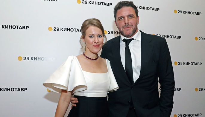 Сочи. Телеведущая Ксения Собчак и ее супруг актер Максим Виторган во время церемонии открытия XXIX...