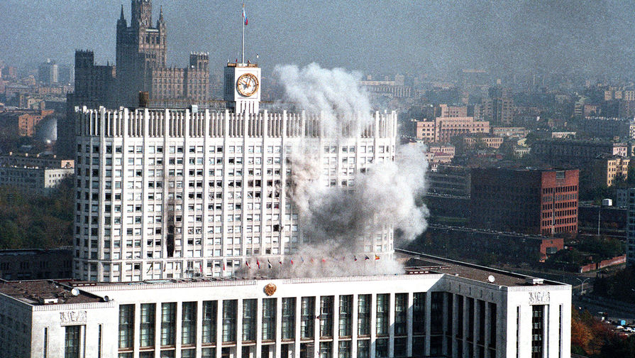 Пожар в Белом доме после обстрела, 4 октября 1993 года