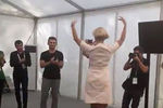 Официальный представитель МИД России Мария Захарова танцует лизгинку на молодежном форуме «Машук-2019» в в Пятигорске, 22 августа 2019 года