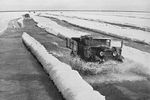 Доставка грузов в осажденный Ленинград по Ладожскому озеру во время Великой Отечественной войны, 1943 год 
