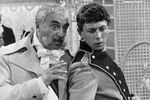 Владимир Этуш (слева) в роли короля и Олег Даль (справа) в роли солдата в художественном фильме «Старая, старая сказка», 1969 год