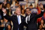 Кандидаты на пост вице-президента и президента США Джо Байден и Барак Обама во время мероприятия кампании во Флориде, 2008 год 
