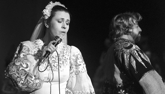 Валентина Толкунова в сцене из драматической оперы «Русские женщины», 1986 год