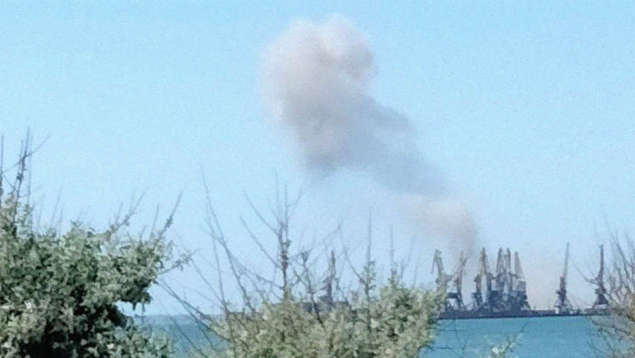 RT: в районе морского порта в Бердянске произошел взрыв