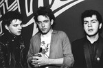 Саймон Гэллап, Роберт Смит и Лол Торхерст из группы The Cure в Амстердаме, 1980 год
