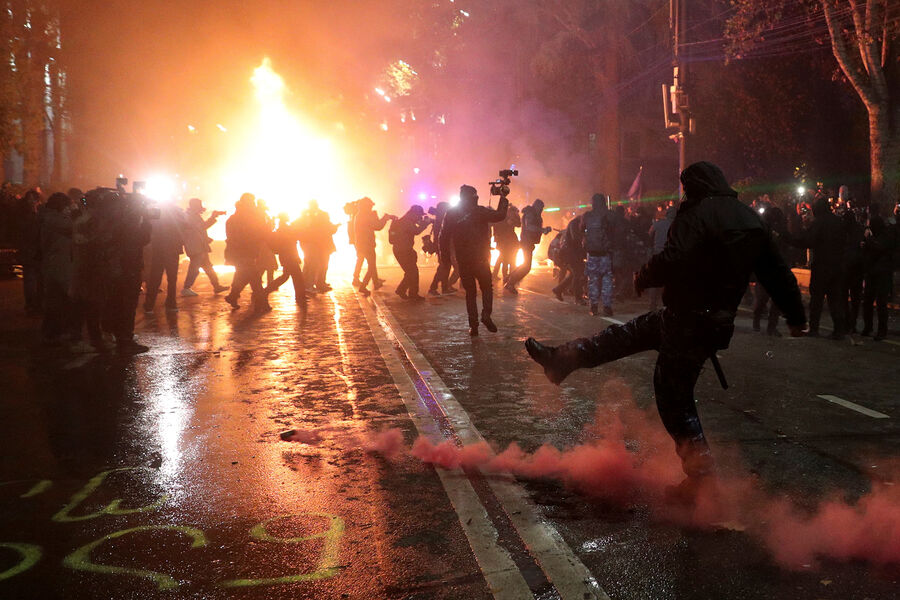 Столкновение митингующих сторонников оппозиции с&nbsp;сотрудниками силовых структур Грузии в&nbsp;Тбилиси, 29&nbsp;ноября 2024&nbsp;года