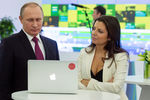 Президент России Владимир Путин и главред телеканала RT Маргарита Симоньян в Москве, декабрь 2015 года