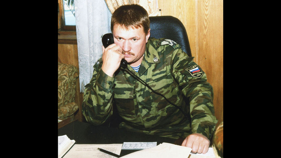 Командир парашютно-десантного полка российских миротворческих сил в&nbsp;Абхазии, подполковник Валерий Асапов, 2001 год